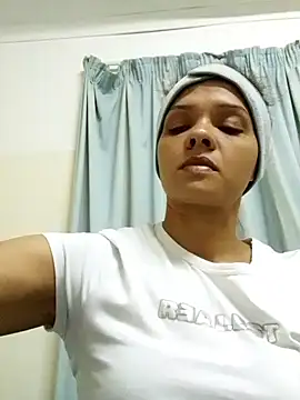 Snapshot of Cadence28 chatting on February 2026 08:18:02 AM Cadence28 online show from February 2026 08:18:02 AM