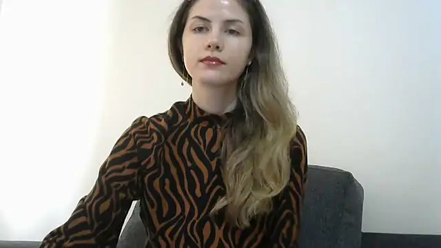 Snapshot of Erii18 chatting on December 2025 12:44:02 PM Erii18 online show from December 2025 12:44:02 PM