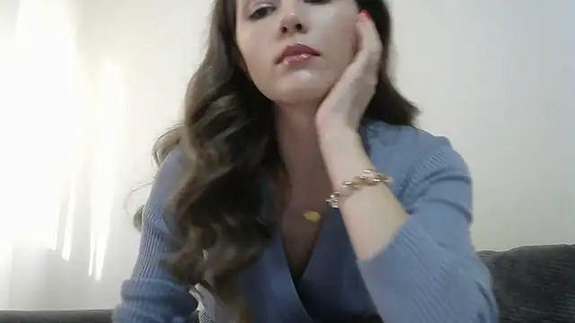 Snapshot of Erii18 chatting on December 2025 12:56:01 PM Erii18 online show from December 2025 12:56:01 PM