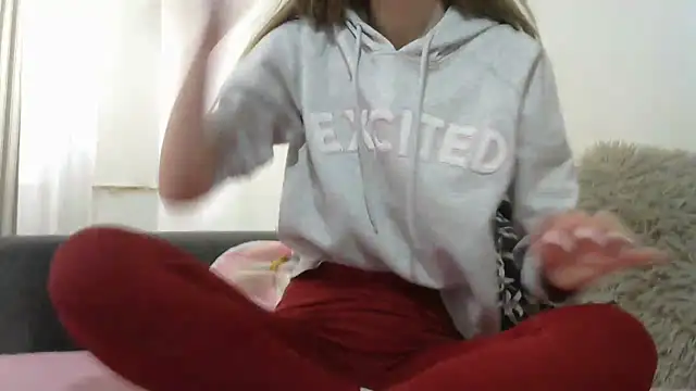 Snapshot of Erii18 chatting on February 2026 11:28:02 AM Erii18 online show from February 2026 11:28:02 AM