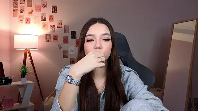 Snapshot of Vexorine chatting on February 2026 07:28:01 PM Vexorine online show from February 2026 07:28:01 PM