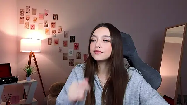 Snapshot of Vexorine chatting on February 2026 07:39:01 PM Vexorine online show from February 2026 07:39:01 PM