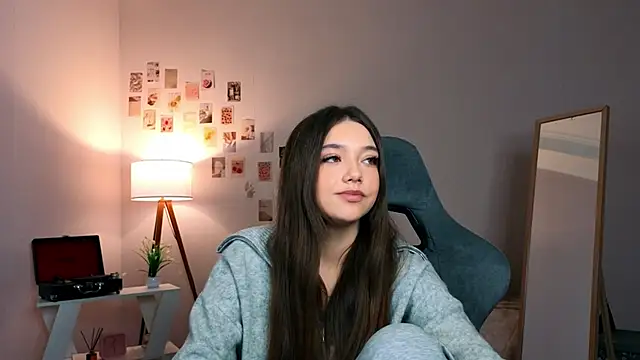 Snapshot of Vexorine chatting on February 2026 08:04:01 PM Vexorine online show from February 2026 08:04:01 PM