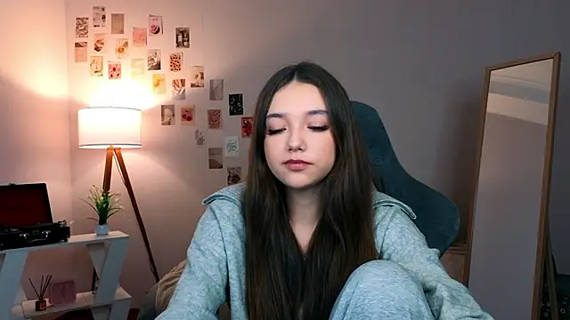 Snapshot of Vexorine chatting on February 2026 07:32:01 PM Vexorine online show from February 2026 07:32:01 PM