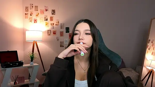 Snapshot of Vexorine chatting on February 2026 07:22:01 PM Vexorine online show from February 2026 07:22:01 PM