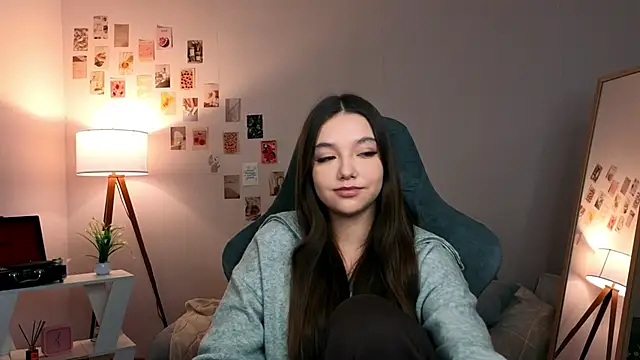 Snapshot of Vexorine chatting on February 2026 08:18:02 PM Vexorine online show from February 2026 08:18:02 PM