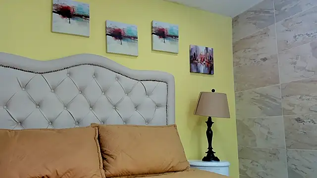 Snapshot of molly_madisson_ chatting on December 2025 05:43:02 PM molly madisson online show from December 2025 05:43:02 PM