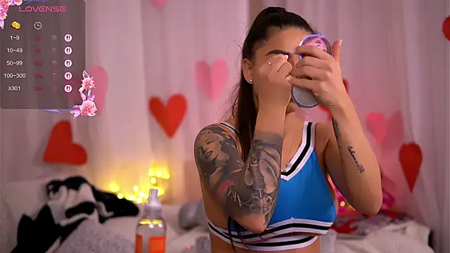 Snapshot of PureEllieX chatting on February 2026 05:50:01 AM PureEllieX online show from February 2026 05:50:01 AM