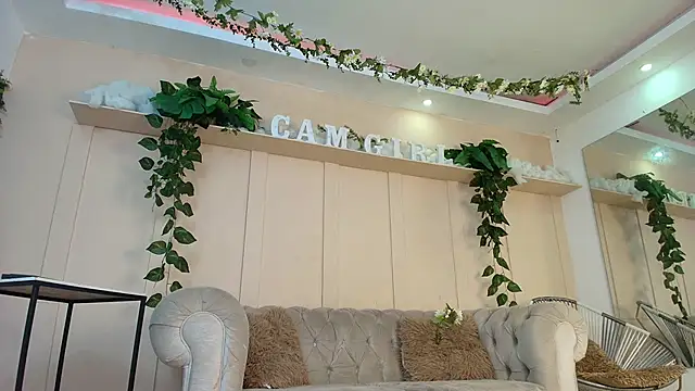 Snapshot of daviana_hill chatting on February 2026 12:01:02 PM daviana hill online show from February 2026 12:01:02 PM