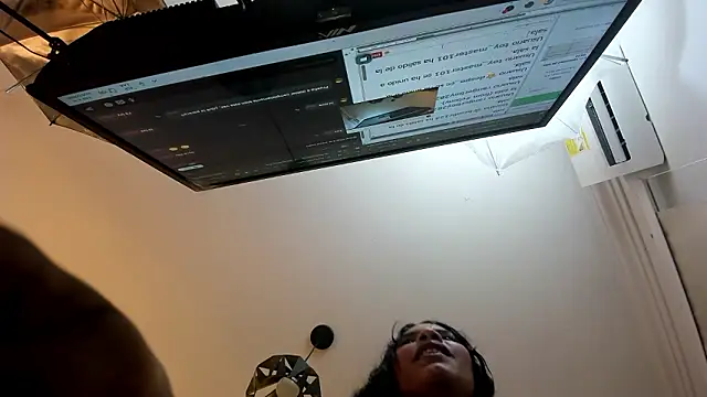 Snapshot of daviana_hill chatting on February 2026 12:04:02 PM daviana hill online show from February 2026 12:04:02 PM