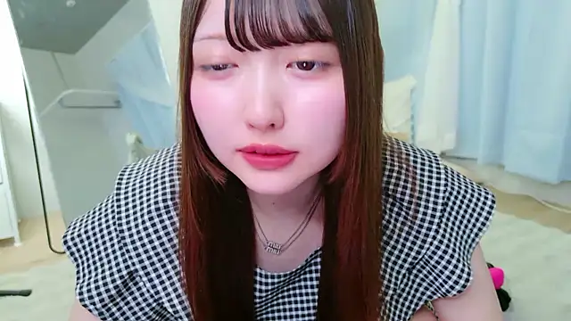 Snapshot of _Sakura_F chatting on May 2026 04:35:02 PM Sakura F online show from May 2026 04:35:02 PM