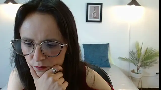 Juliana  lx online show from December 2025 12:58:02 PM