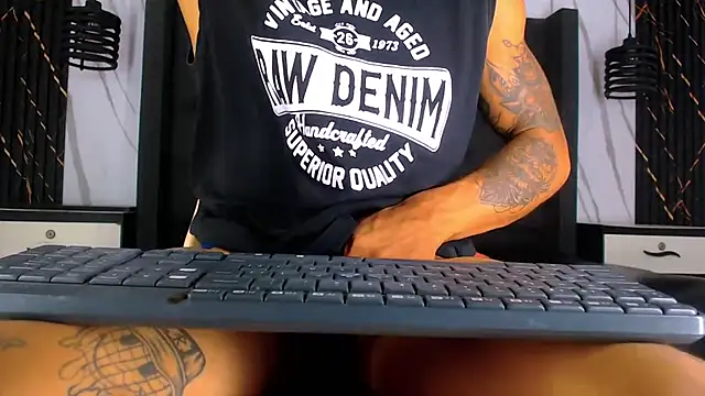 Hot Latino x online show from March 2026 07:42:01 PM