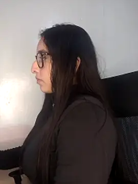 kira-stormm online show from May 2026 10:16:02 PM