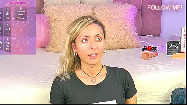 Snapshot of Lunitaa_Diva chatting on December 2025 07:00:01 PM Lunitaa Diva online show from December 2025 07:00:01 PM