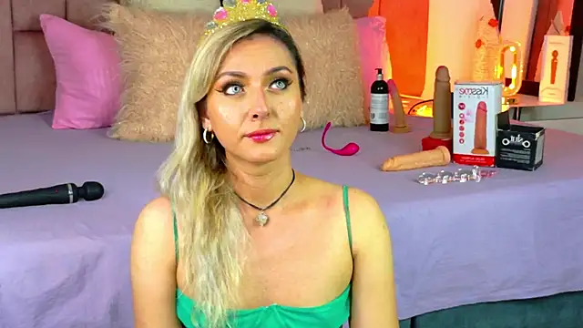 Snapshot of Lunitaa_Diva chatting on January 2026 03:05:01 PM Lunitaa Diva online show from January 2026 03:05:01 PM