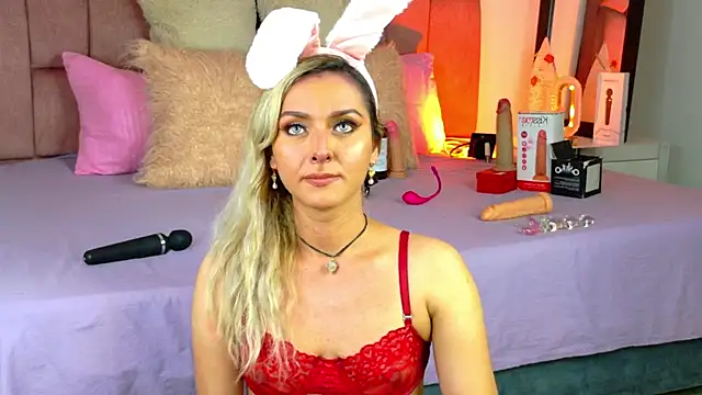 Snapshot of Lunitaa_Diva chatting on January 2026 02:54:02 PM Lunitaa Diva online show from January 2026 02:54:02 PM