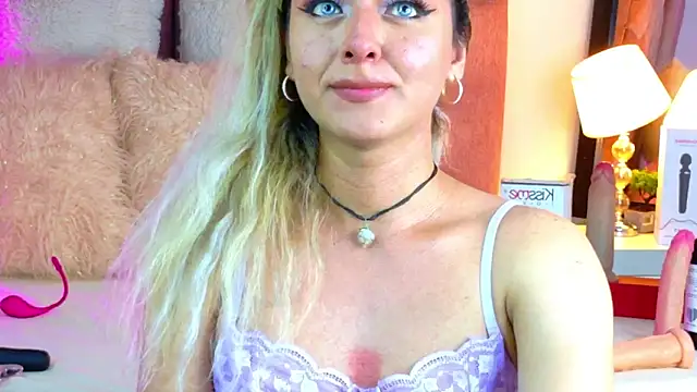 Snapshot of Lunitaa_Diva chatting on February 2026 04:16:02 PM Lunitaa Diva online show from February 2026 04:16:02 PM