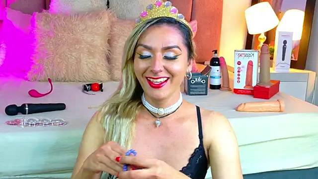 Snapshot of Lunitaa_Diva chatting on February 2026 03:26:02 PM Lunitaa Diva online show from February 2026 03:26:02 PM