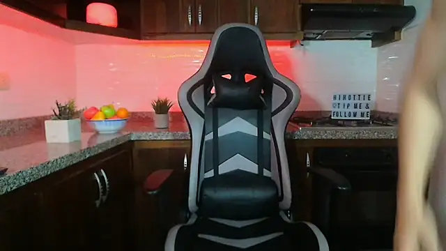 eren jeager online show from December 2025 02:31:01 AM