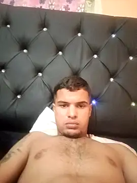 Snapshot of Deepthroat18yo chatting on November 2025 01:48:02 AM Deepthroat18yo online show from November 2025 01:48:02 AM