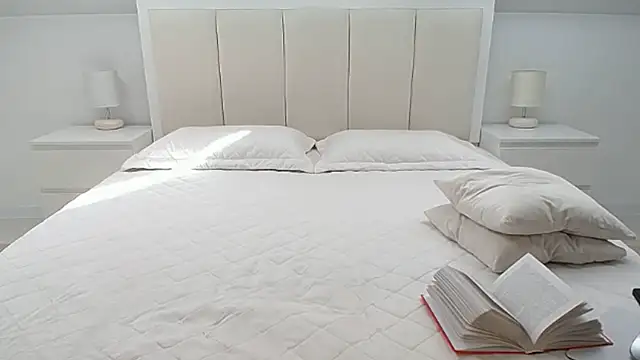 Snapshot of Milena29 chatting on March 2025 10:18:02 AM Milena29 online show from March 2025 10:18:02 AM