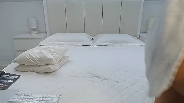 Snapshot of Milena29 chatting on March 2025 05:28:02 AM Milena29 online show from March 2025 05:28:02 AM