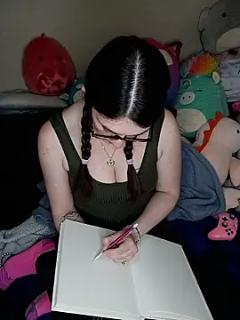 Snapshot of LaylaLucis chatting on January 2026 11:20:01 PM LaylaLucis online show from January 2026 11:20:01 PM