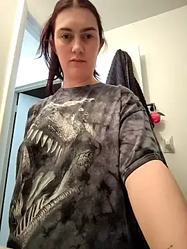 LaylaLucis online show from May 2026 01:21:01 AM