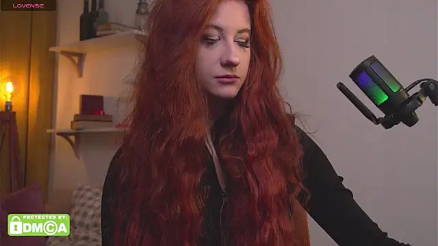 caty cuddly online show from April 2026 10:00:02 PM