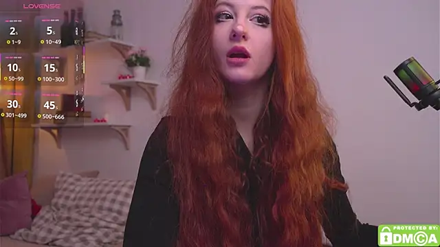 caty cuddly online show from April 2026 09:50:02 PM