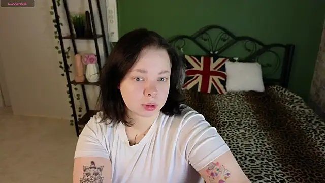 Snapshot of Vlada_vv chatting on April 2026 05:55:02 AM Vlada vv online show from April 2026 05:55:02 AM
