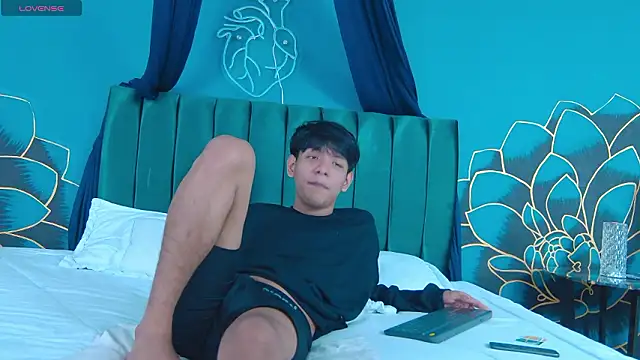 Snapshot of Liam_Sinclair chatting on February 2026 04:43:01 PM Liam Sinclair online show from February 2026 04:43:01 PM