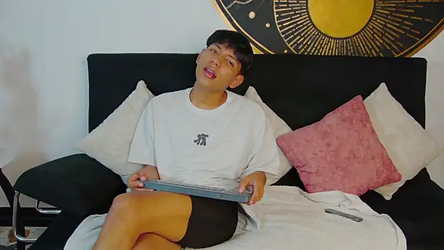 Snapshot of Liam_Sinclair chatting on February 2026 08:37:01 PM Liam Sinclair online show from February 2026 08:37:01 PM