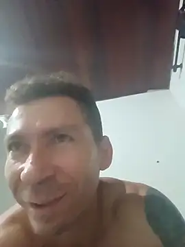 Snapshot of RobertoLuiz84 chatting on January 2026 10:01:02 PM RobertoLuiz84 online show from January 2026 10:01:02 PM