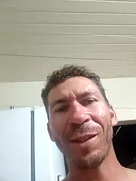 Snapshot of RobertoLuiz84 chatting on January 2026 06:17:02 AM RobertoLuiz84 online show from January 2026 06:17:02 AM