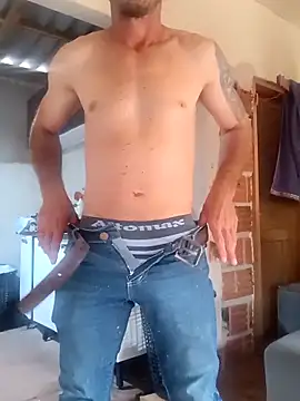 Snapshot of RobertoLuiz84 chatting on February 2026 04:57:02 PM RobertoLuiz84 online show from February 2026 04:57:02 PM