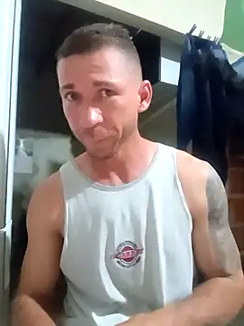 Snapshot of RobertoLuiz84 chatting on February 2026 01:43:02 AM RobertoLuiz84 online show from February 2026 01:43:02 AM