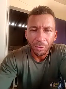 Snapshot of RobertoLuiz84 chatting on February 2026 04:44:01 PM RobertoLuiz84 online show from February 2026 04:44:01 PM