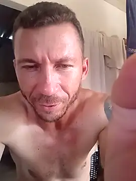 Snapshot of RobertoLuiz84 chatting on February 2026 08:27:01 PM RobertoLuiz84 online show from February 2026 08:27:01 PM