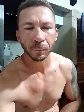 Snapshot of RobertoLuiz84 chatting on February 2026 09:35:01 PM RobertoLuiz84 online show from February 2026 09:35:01 PM