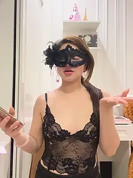 Queen-of-Love online show from April 2026 08:57:02 PM