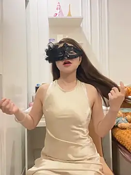 Queen-of-Love online show from May 2026 02:57:01 PM