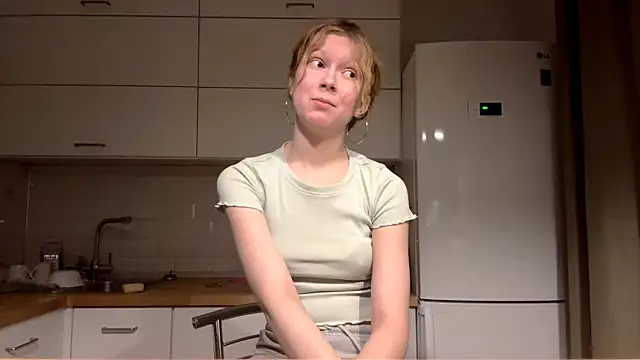 Snapshot of ElfriedaZwack chatting on December 2025 02:45:02 PM ElfriedaZwack online show from December 2025 02:45:02 PM