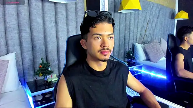 Snapshot of NicolaiKarav chatting on December 2025 12:02:02 PM NicolaiKarav online show from December 2025 12:02:02 PM