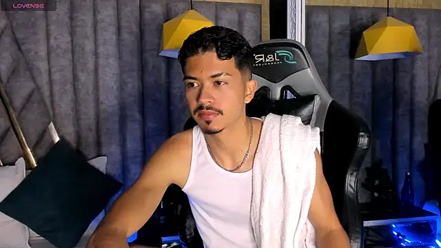 Snapshot of NicolaiKarav chatting on January 2026 12:18:02 PM NicolaiKarav online show from January 2026 12:18:02 PM