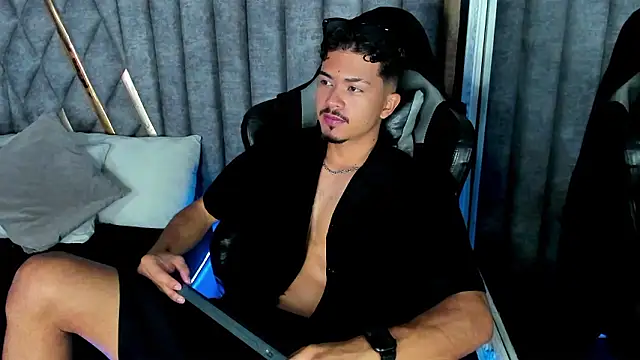 Snapshot of NicolaiKarav chatting on February 2026 12:10:02 PM NicolaiKarav online show from February 2026 12:10:02 PM