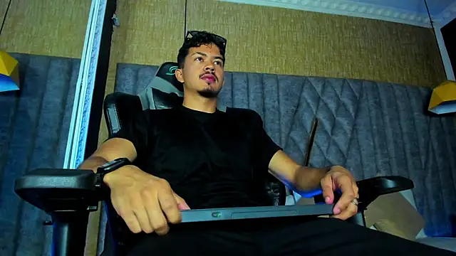 Snapshot of NicolaiKarav chatting on February 2026 12:12:01 PM NicolaiKarav online show from February 2026 12:12:01 PM