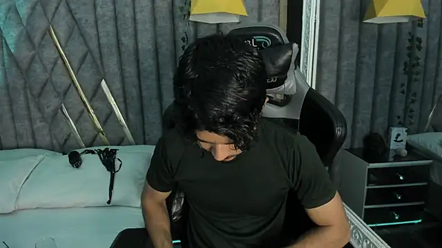NicolaiKarav online show from May 2026 12:43:02 PM