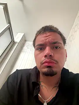 Snapshot of Henry_villa23 chatting on January 2026 02:43:02 PM Henry villa23 online show from January 2026 02:43:02 PM